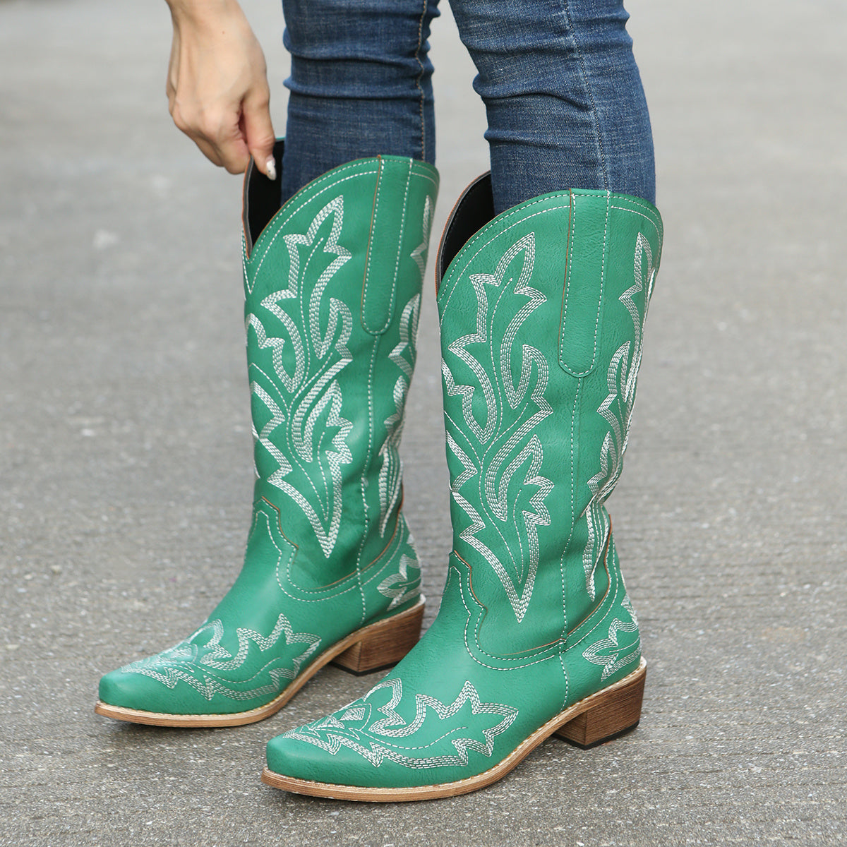 Mid Calf Women's V-cut Embroidery Western Cowgirl Boots